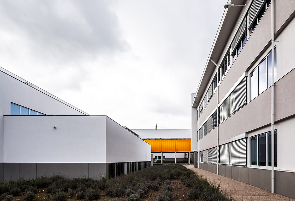 Lucios - 70 anos - Escola de Vila Verde | 2014 - Vilar do Pinheiro, Pt - fotografia industrial | industrial photography