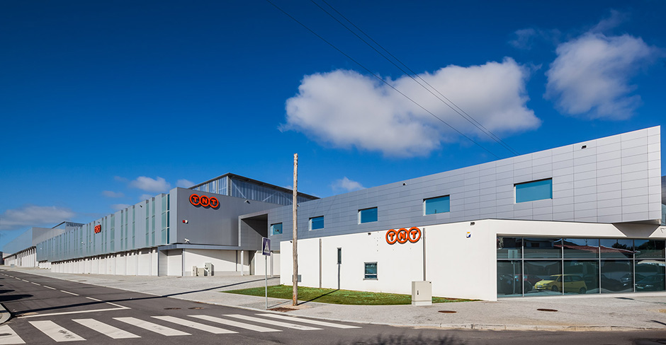 Lucios - 70 anos - Edifício Industrial | 2014 - Vilar do Pinheiro, Pt - fotografia industrial | industrial photography