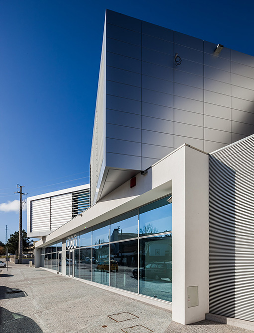 Lucios - 70 anos - Edifício Industrial | 2014 - Vilar do Pinheiro, Pt - fotografia industrial | industrial photography