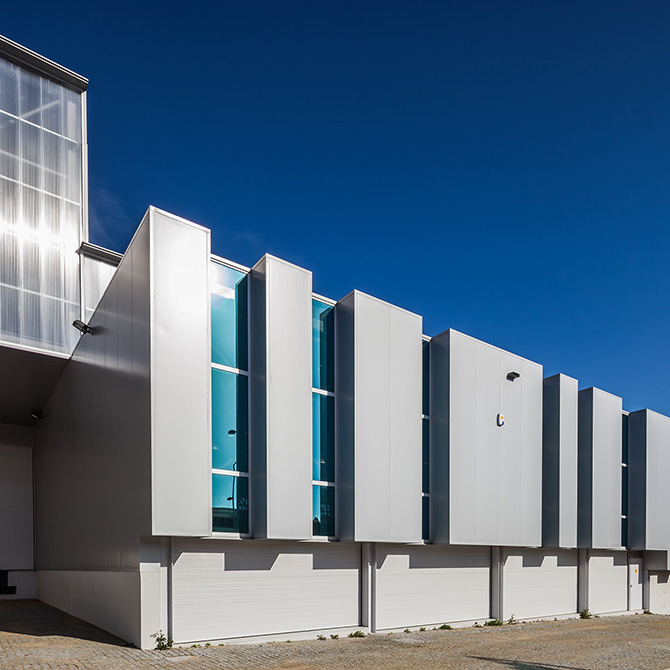 Lucios - 70 anos - Edifício Industrial | 2014 - Vilar do Pinheiro, Pt - fotografia industrial | industrial photography